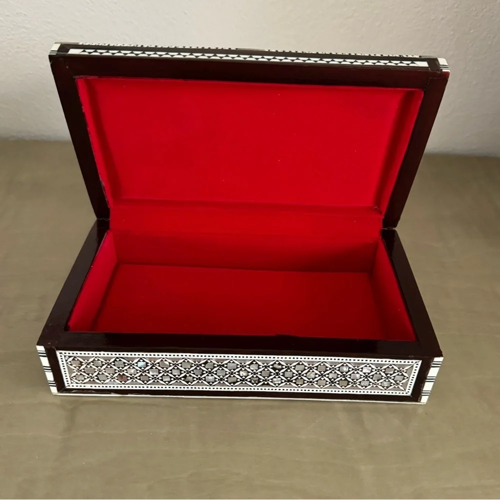 Moorish Handcrafted Middle Eastern Mosaic Inlaid Decorative Hinged Box - Picture 14 of 16